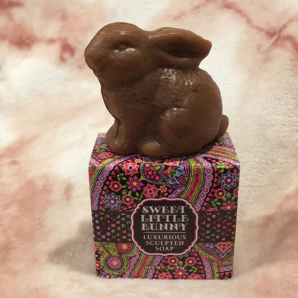 Spring Easter Chocolate Scented Spotted Bunny Sculpted Soap 3oz, NWT Boxed.